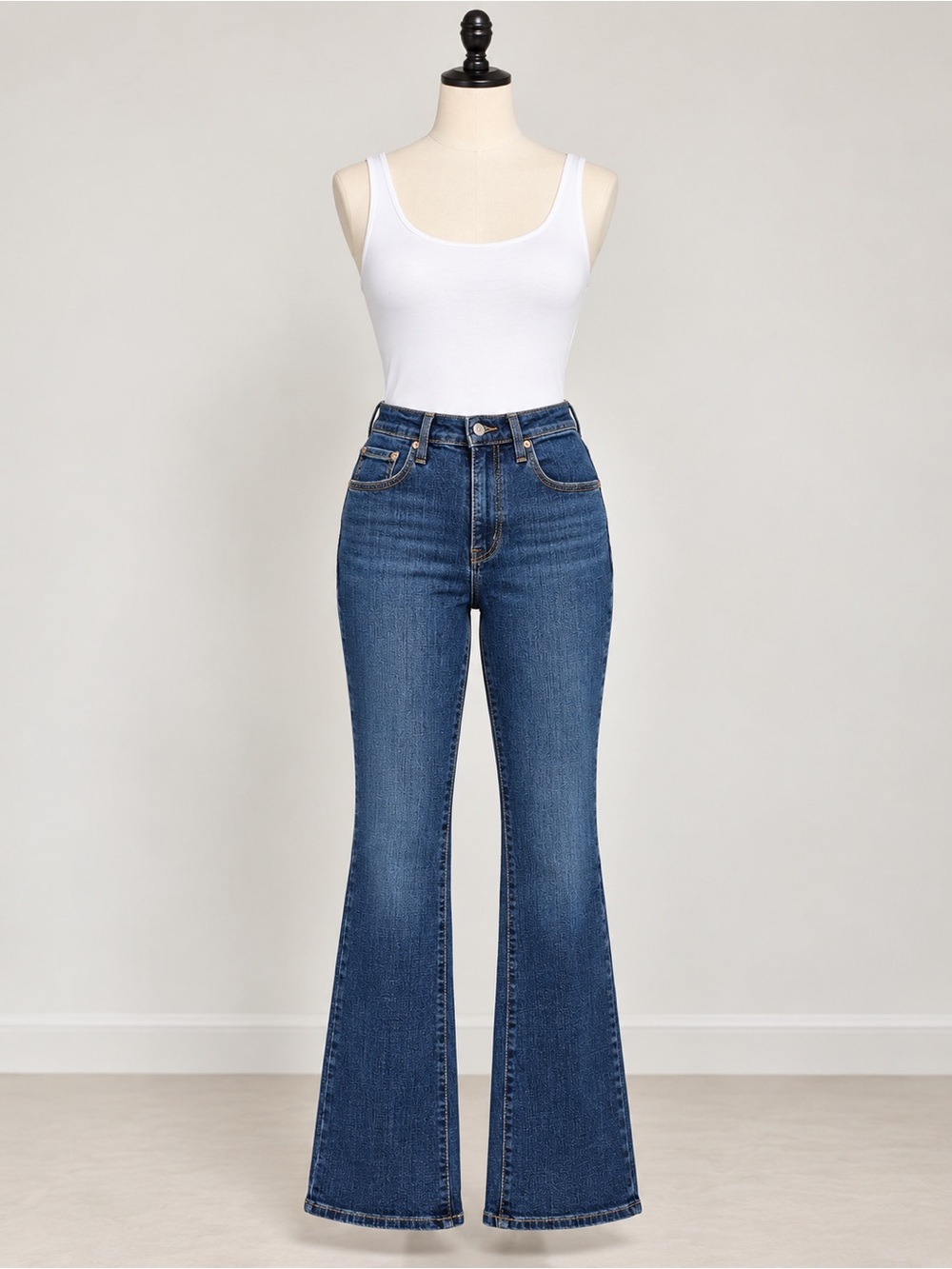 Levi’s 725 High Rise Bootcut Jeans Women’s 30 Medium Dark Wash Denim